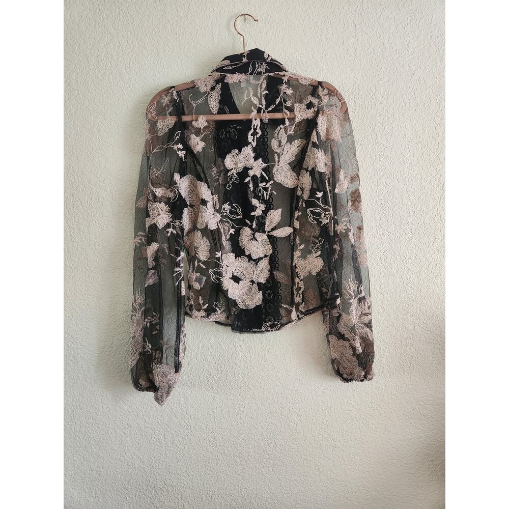 Peach Women's Sheer Embroidered Floral Button Up Blouse M - Picture 2 of 7
